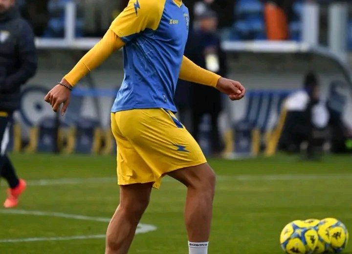 Frosinone : De retour aux affaires, Anthony Oyono enchaîne les titularisations en Serie B