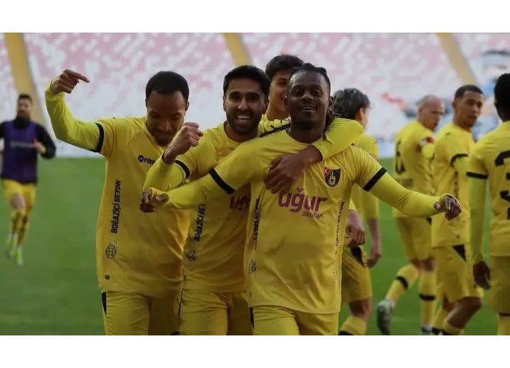 Turquie : Buteur face à Sivasspor, David Sambissa remporte son duel contre Aaron Appindangoyé