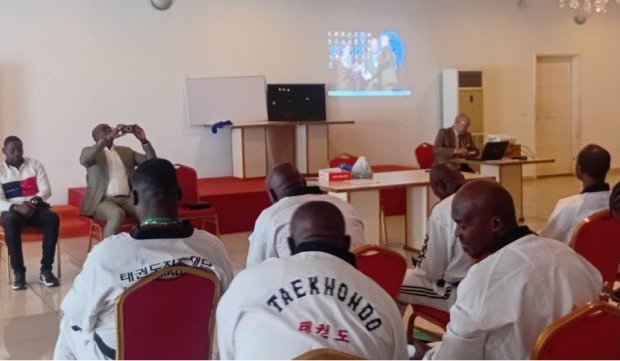 Taekwondo : la fédération gabonaise forme 100 arbitres, coachs et athlètes à Libreville