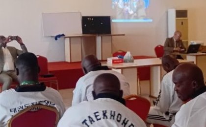 Taekwondo : la fédération gabonaise forme 100 arbitres, coachs et athlètes à Libreville