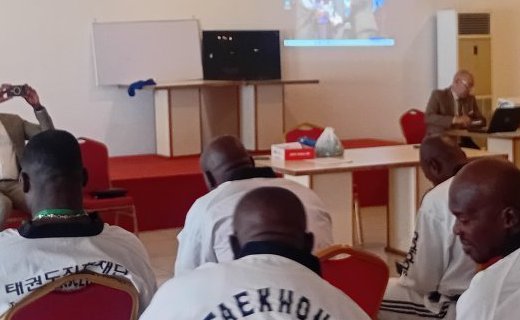 Taekwondo : la fédération gabonaise forme 100 arbitres, coachs et athlètes à Libreville