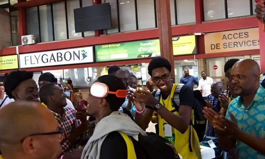 Afrobasket U18 : Tombées en finale zonale, les Panthères du Gabon célébrées à leur retour à Libreville