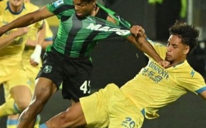 Serie A : Anthony Oyono solide, Frosinone renverse Sassuolo dans un match fou