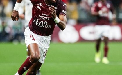 Officiel : Michel Mboula signe à Metz jusqu'en 2028