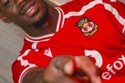 Championship : Jacques Ekomié titulaire dès son arrivée, Wrexham battu par Birmingham