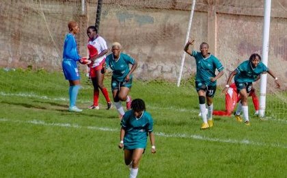 National Foot Féminin : les Akandaises corrigent à domicile les bitamoises de l'USB