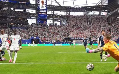 Mondial 2026 : l'Argentine au forceps renverse l'Angleterre et file en finale